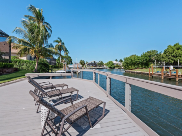 Discover Luxurious Waterfront Retreats - Unmatched Bay Views